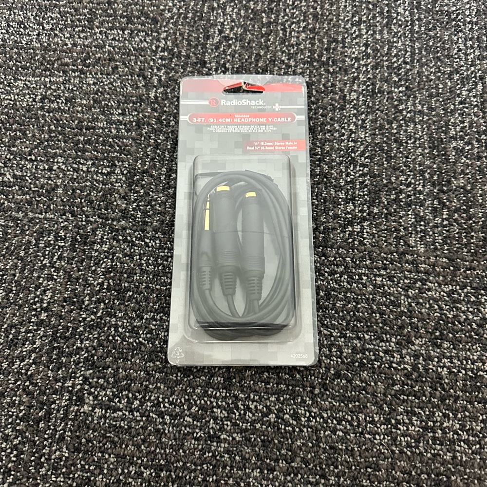 RadioShack 3-FT HeadphoneYCable 1/4"(6.3mm)Stereo Male To Female Duel 1/4”Femal